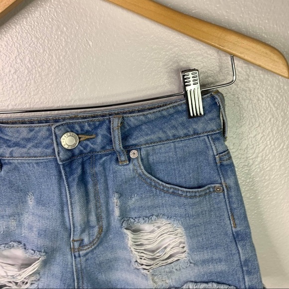 Kendall and Kylie denim patch distressed shorts - Picture 5 of 8